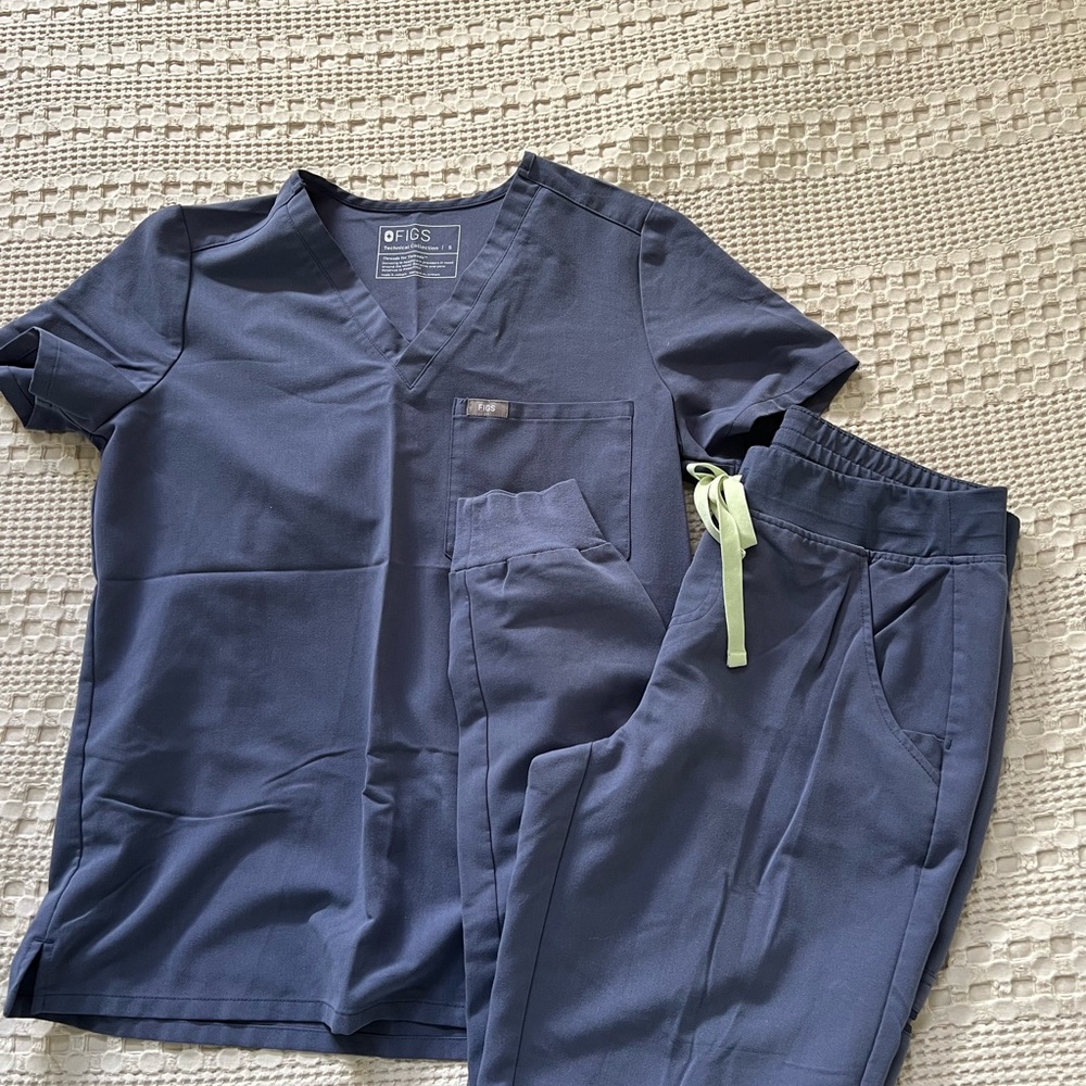Figs purple Scrub Set with light Green Drawstring